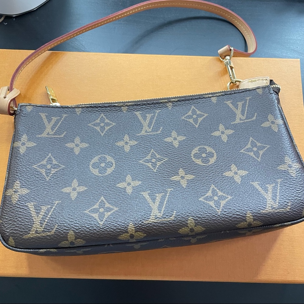 Louis Vuitton Pochette Accessoires Monogram
